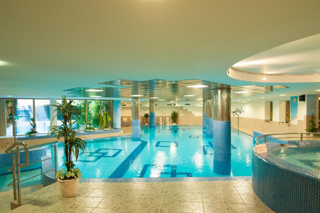 Sport-V-Hotel Hrotovice Exterior photo
