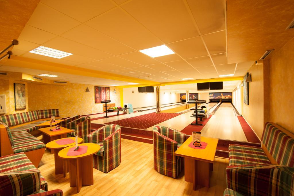Sport-V-Hotel Hrotovice Exterior photo