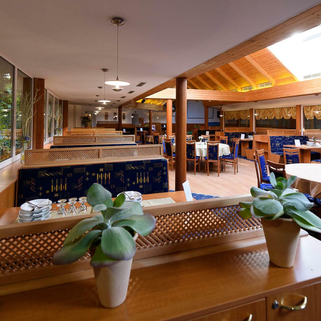 Sport-V-Hotel Hrotovice Exterior photo